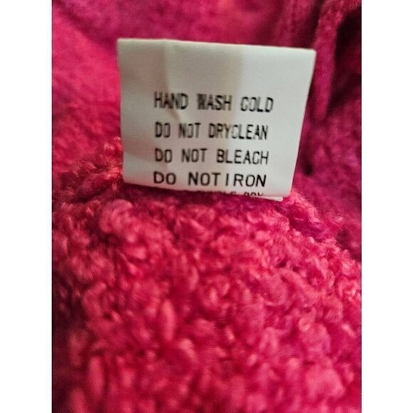 Davi & Dani fusia box cut short sweater vest. Size M. - Picture 5 of 5